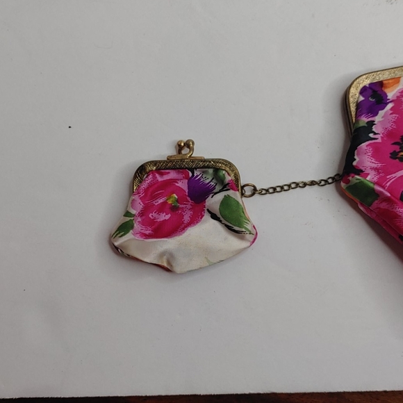 NWT Vintage Retro Celebrity Floral Purses Keychain - Picture 2 of 7